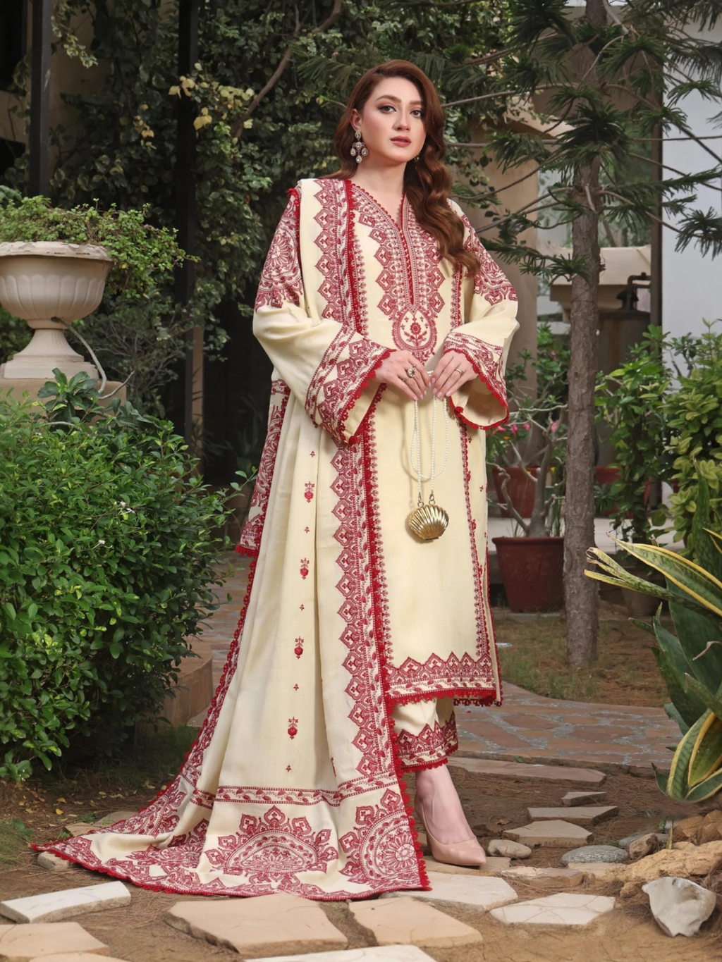 ANEELA’S UNSTITCHED WINTER DHANAK EMBROIDERED 3PC WITH DHANAK EMBROIDERED SHAWL (SYT-134)