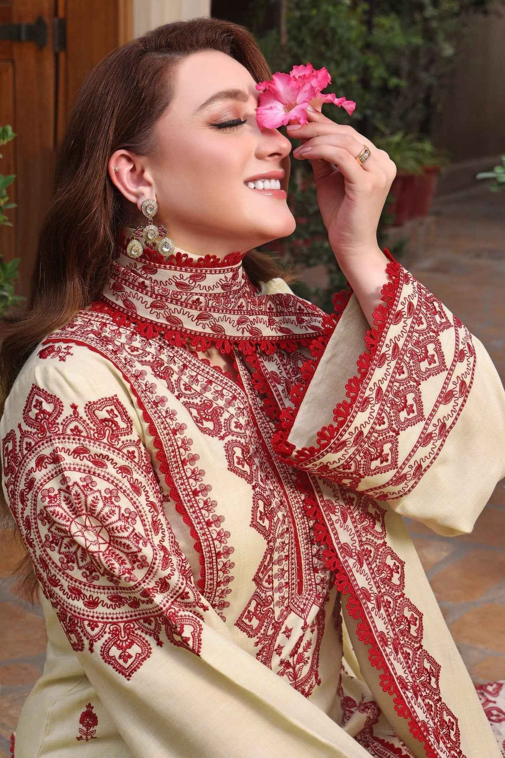 ANEELA’S UNSTITCHED WINTER DHANAK EMBROIDERED 3PC WITH DHANAK EMBROIDERED SHAWL (SYT-134)