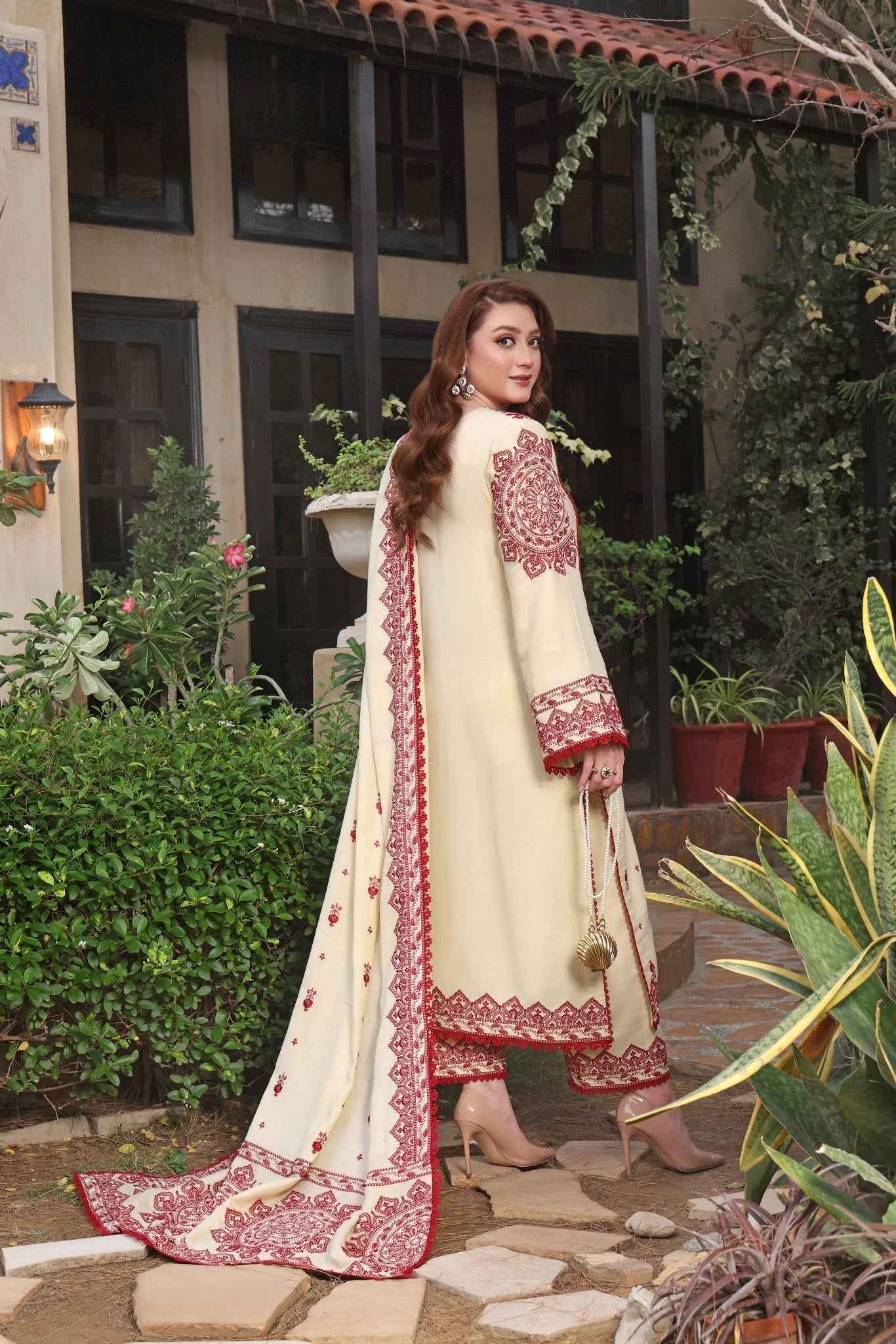 ANEELA’S UNSTITCHED WINTER DHANAK EMBROIDERED 3PC WITH DHANAK EMBROIDERED SHAWL (SYT-134)