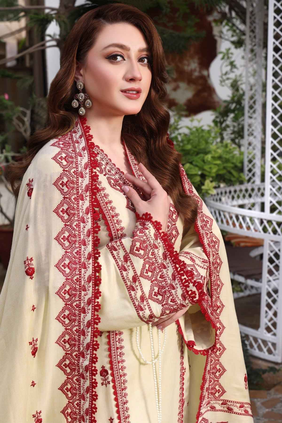 ANEELA’S UNSTITCHED WINTER DHANAK EMBROIDERED 3PC WITH DHANAK EMBROIDERED SHAWL (SYT-134)